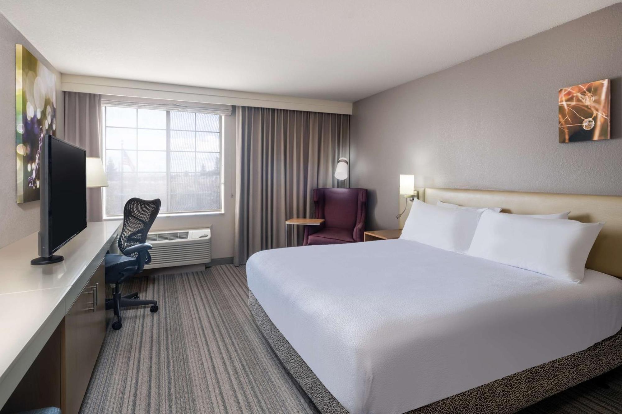 Hilton Garden Inn Bakersfield Exteriör bild