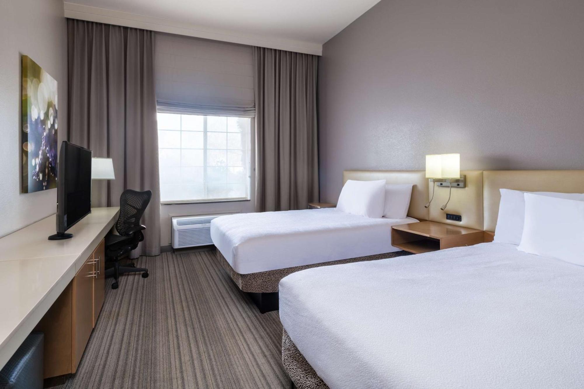 Hilton Garden Inn Bakersfield Exteriör bild