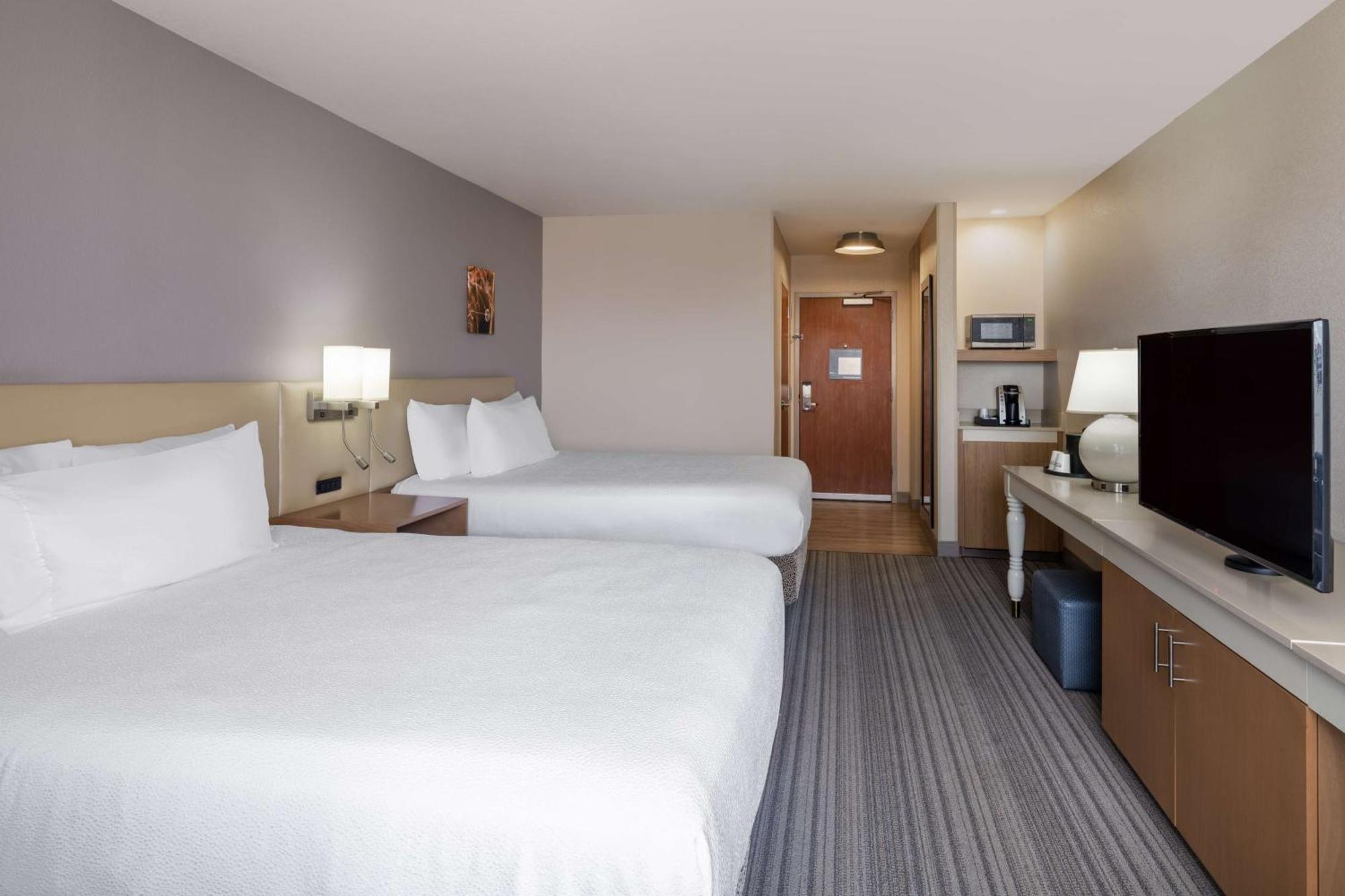 Hilton Garden Inn Bakersfield Exteriör bild