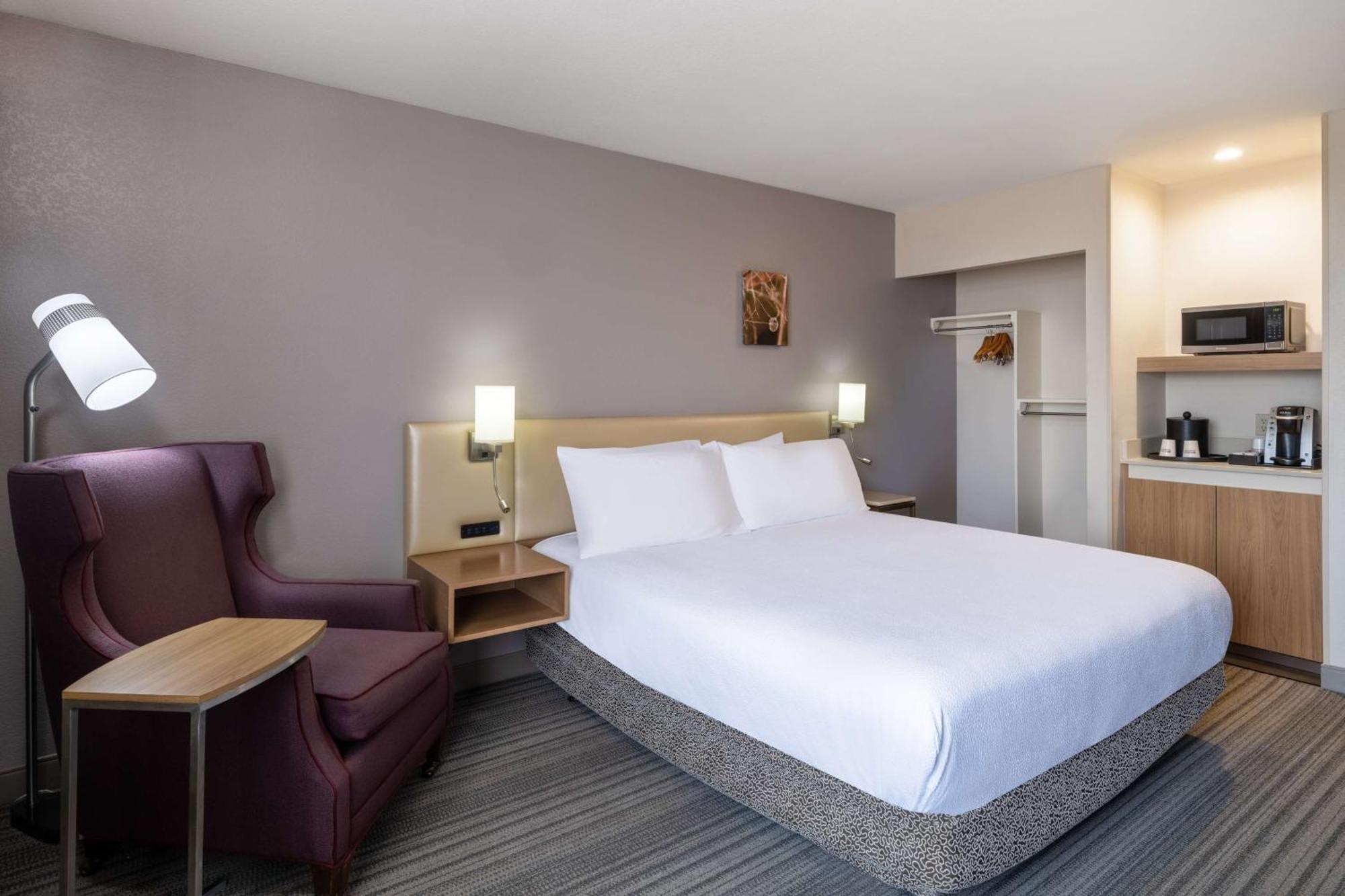 Hilton Garden Inn Bakersfield Exteriör bild