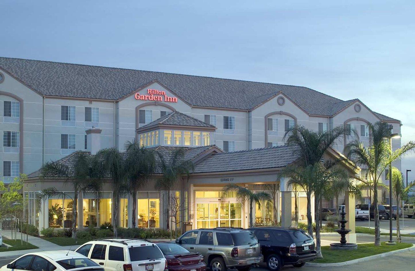 Hilton Garden Inn Bakersfield Exteriör bild